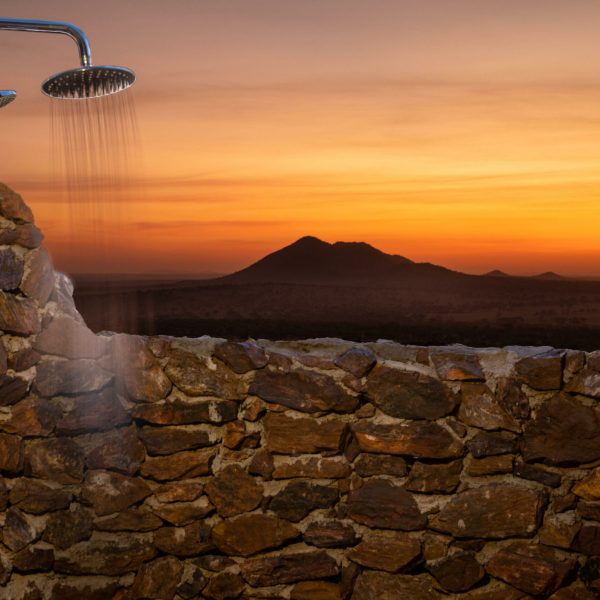 Kubu-Kubu-Outdoor-Shower-scaled